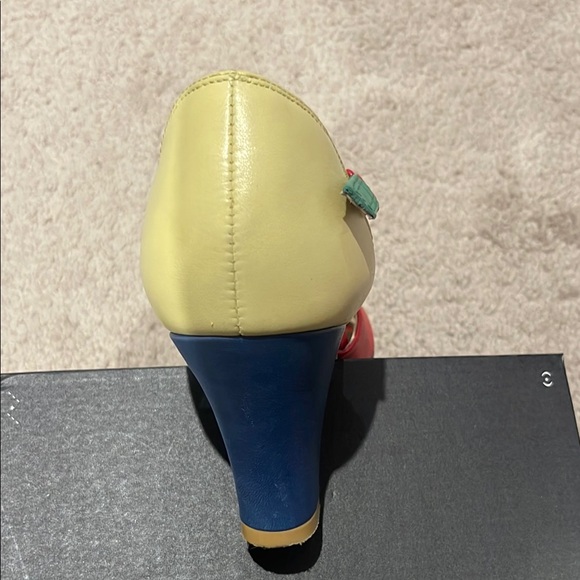 Miss L- Fire Vibrant Red Yellow and Green Leather Sandals with Peep-Toe Design - Picture 3 of 3